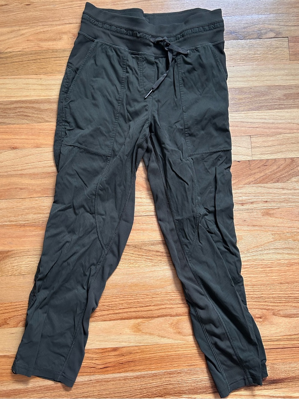 Lululemon Dance Studio Crop Pants green Drawstring Ribbed Waist Women’s size 4